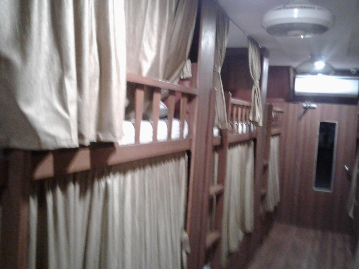 Classic Dormitory Bombay Extérieur photo